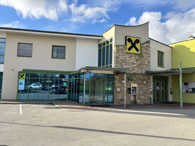 Das ehemalige Gebäude der Raiffeisenbank in Schildbach wurde zu einer modernen und barrierefreien Praxis umgebaut. | Foto: MeinBezirk/ Reinhard Posch