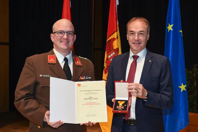 Marco Talasz aus Siget in der Wart darf sich über das Verdienstkreuz des Landes freuen.  | Foto: Landesmedienservice Burgenland/Gregor Hafner