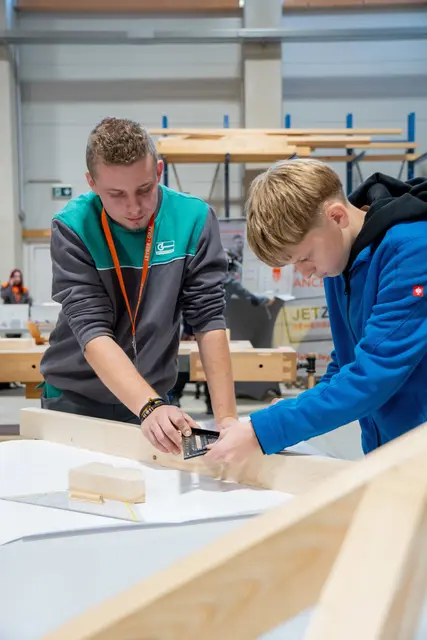 Für Unterhaltung und Staunen sorgte das abwechslungsreiche Rahmenprogramm.  | Foto: Leyrer + Graf