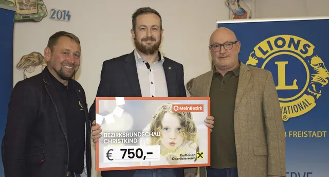 Freistädter Lions-Trio mit Scheck (von links): Franz Lasinger, Herwig Biermeier und Dieter Kreindl. | Foto: MeinBezirk/Roland Wolf