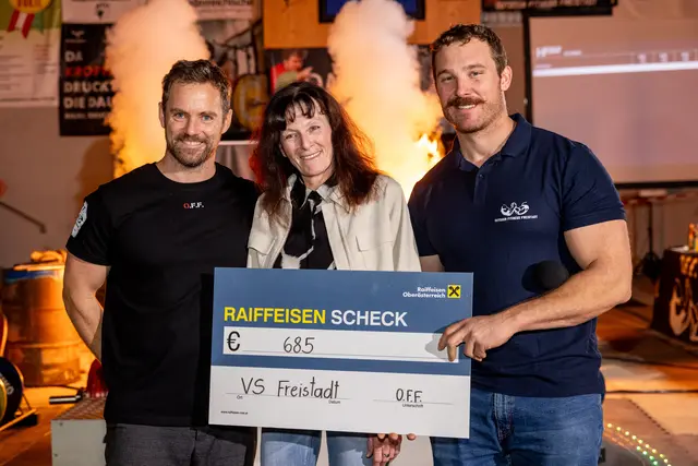 Outdoorfitness Freistadt freut sich, eine Spende über 685 Euro an die Volksschule Freistadt geben zu dürfen. | Foto: Outdoorfitness Freistadt