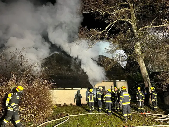 Rund 120 Florianis standen im Einsatz. | Foto: Feuerwehr Ossiach
