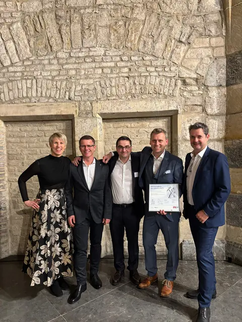 V.l.n.r.: Doris Würzlhuber (F&amp;E), Manfred Schmuck (Werkzeugbau), Lukas Pabinger (Leitung Konstruktion), Dietmar Klausner (Leitung Werkzeugbau) und Roland Angerer (techn. Leitung) – alle Rico. | Foto: Rico