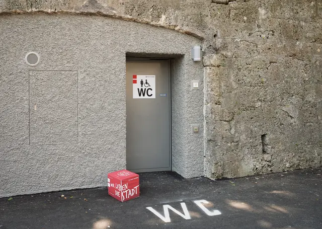 Die neue sanitäre Einrichtung am Müllner Hügel wurde im August 2025 errichtet.  | Foto: Stadt:Salzburg / Alexander Killer