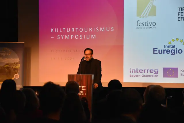 Kultur als Motor für Tourismus in der Grenzregion: Für Andreas Leisner, Geschäftsführer (GF) der Tiroler Festspiele Erl, liegt die Besonderheit des Projekts auch im regelmäßigen Austausch.  | Foto: Barbara Fluckinger