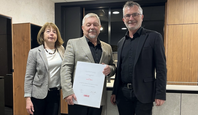 Von links: Manuela und Johann Böhm sowie Thomas Denk (Leiter der Wirtschaftskammer Freistadt).
 | Foto: WK Freistadt