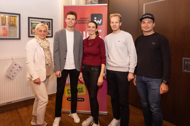 Bei der Roadshow der Jungen Wirtschaft: Manuela Weinrauch, Julian Scherr, Madlene Reischl, Sebastian Friedl und Marco Marina (v. l.)
 | Foto: WKO Südoststeiermark
