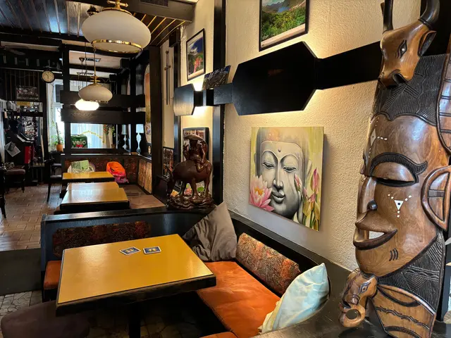 Neben den obligatorischen Sturm-Memorabilien ist das Lokal mit Deko aus aller Welt geschmückt. | Foto: Christoph Lamprecht