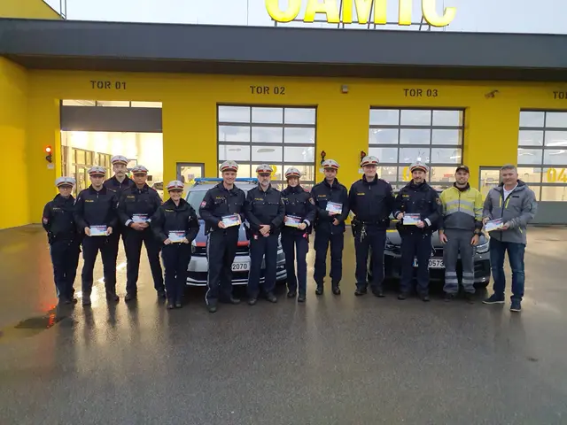 Mit Beginn der dunklen Jahreszeit steigt das Unfallrisiko im Straßenverkehr deutlich. Eine gemeinsame Aktion von Polizei und ÖAMTC machte in Gänserndorf nun auf die Bedeutung funktionierender Fahrzeugbeleuchtung aufmerksam – und setzte dabei auf Information statt Strafen. | Foto: ÖAMTC