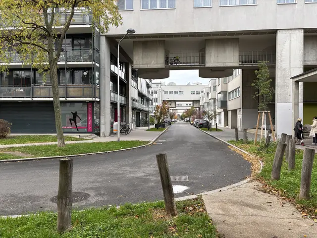In der Bergengasse stehen diverse Wohnbauten, die zwischen 1900 und 2000 errichtet worden sind. | Foto: Michael Marbacher/MeinBezirk