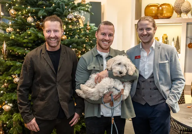 Haidsengst Michael und Haidsengst Nikolas (Terra Bad) mit Lui, Innenarchitekt Martin Stöckl
