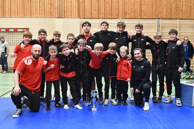 Erfolgreiche Nachwuchsmannschaft des RSC Inzing mit ihren Betreuern | Foto: Bernhard Walder