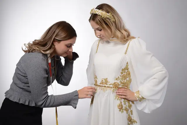 Das Christkindlkleid wurde von der 25-jährigen Schneidermeisterin Melanie Lerch entworfen und genäht. | Foto: Armin Russold