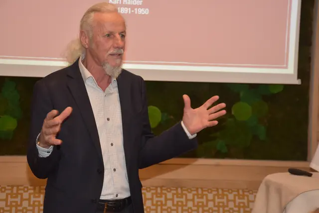 Die szenische Lesung "Der Barbier des Herzogs" mit Christoph Lettner und Christian Hochgatterer begeisterte. | Foto: Zinterhof