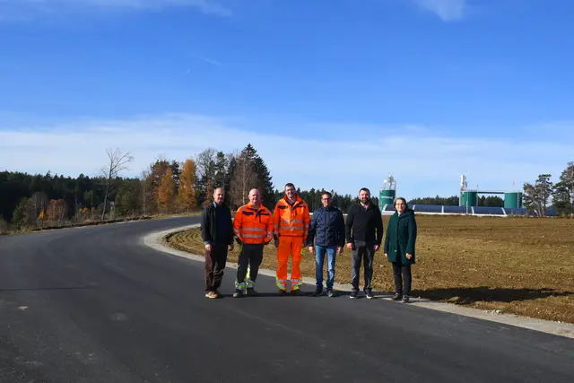 Vizebürgermeister Martin Hackl, die Bauhofmitarbeiter Werner Schnabl und Markus Wagner, Ewald Eschelmüller, Gemeinderat Florian Wandl und Bürgermeisterin Elisabeth Wachter. | Foto: Marktgemeinde Großschönau