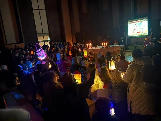 Lichter, Wärme und Gemeinschaft: Die Volksschule Karl-Toldt-Weg feierte ein strahlendes Laternenfest. | Foto: VS Karl-Toldt-Weg