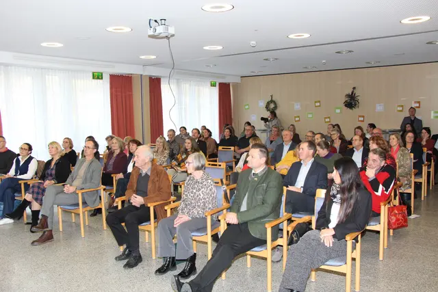 Zahlreiche Gäste waren im Bezirksalten- und Pflegeheim Kirchdorf mit dabei. | Foto: Staudinger