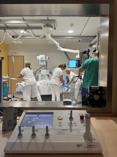 Der Eingriff wird vorbereitet. | Foto: Gesundheit Burgenland