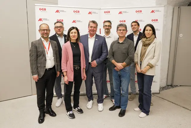 (vlnr.): Alfred Jordan (AK Niederösterreich-Bezirksstellenleiter Korneuburg), Gerald Pahr (AK Niederösterreich-Bezirksstellenleiter Wr. Neustadt), Mag. Kathrin Wieland (AK-Konsumentenschutzexpertin), Horst Pammer (AK Niederösterreich-Vizepräsident), Andreas Reither (Volkshilfe), Gerhard Heilig (Pflegehotline Land NÖ), Mag. Daniel Watzke MA (AK-Sozialrechtsexperte), Mag.a (FH) Elisabeth Bartollschitz (Erwachsenenvertretung) | Foto: Gattinger/AK Niederösterreich