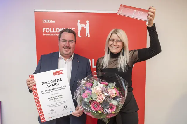 Auch WKO Regionalstellenobmann Christian Sommerbauer kam, um zu gratulieren. | Foto: Foto Fischer
