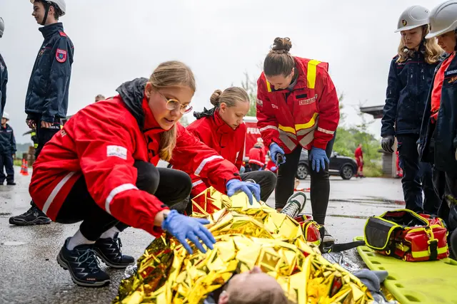 Auch das Jugendrotkreuz übt fleißig. | Foto: Rotes Kreuz Oberösterreich