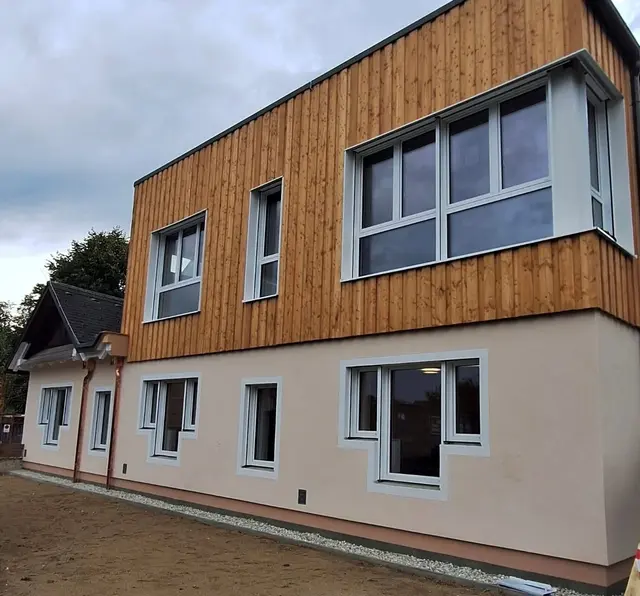 Der Kindergarten bekam ein neues Obergeschoss, das im Frühjahr eingeweiht wird. | Foto: Gemeinde Ligist