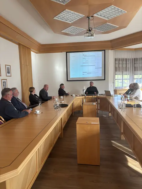 Arbeitsrunde zu Projektschritten: Andreas Ehrenstrasser, Georg Juffinger, Josef Ritzer, Peter Payr, Martin Salcher, Andreas Mayer, Wolfgang Kreuzer (v.l.). | Foto: KUUSK