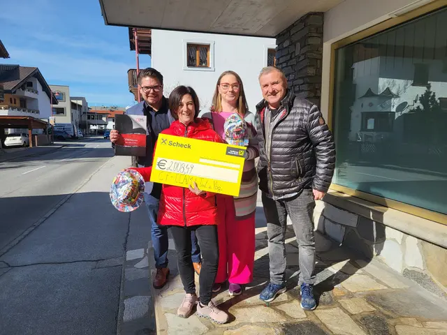 Scheckübergabe: Mathias Berger, Astrid Lederer-Kupke, Pamela Nowak, Wilhelm Berger | Foto: CF-Team