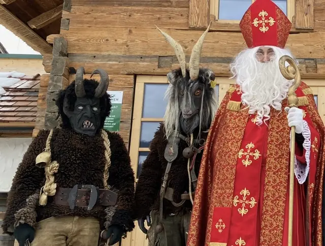 Jedes Jahr besucht Nikolaus mit seinen Begleitern, den Krampussen, Birkfeld, für den traditionellen Christkindlmarkt. | Foto: EDLSEER-Alm / Edl-Event GmbH