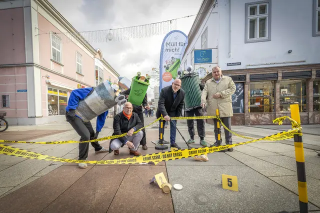 Franz Dinhobl, Landtagsabgeordneter und Stadtrat für Stadtentwicklung, Infrastruktur &amp; Mobilität (ÖVP, re.); Norbert Horvath, Stadtrat für Umwelt &amp; Beschaffung (SPÖ, Mitte); Andreas Pertl, ÖSTERREICH SAMMELT (links). | Foto: Stadt Wiener Neustadt/Michael Weller
