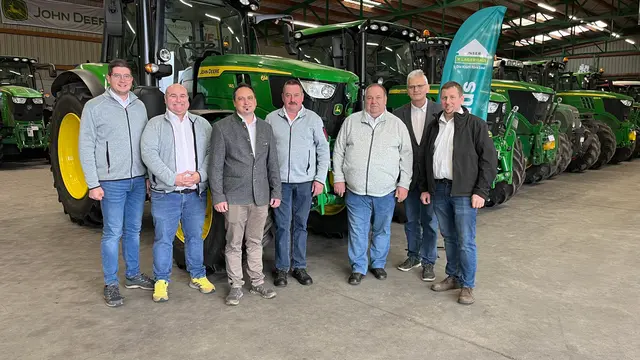 Maximilian Spindelberger (Verkauf), Franz Weigl (Verkauf), GF Wolfgang Häusler, Manfred Pabisch (Verkauf), Günter Hobiger (Verkauf), Spartenleiter Franz Czech und Abteilungsleiter Hannes Bauer freuen sich auf die Zusammenarbeit. | Foto: Lagerhaus Zwettl