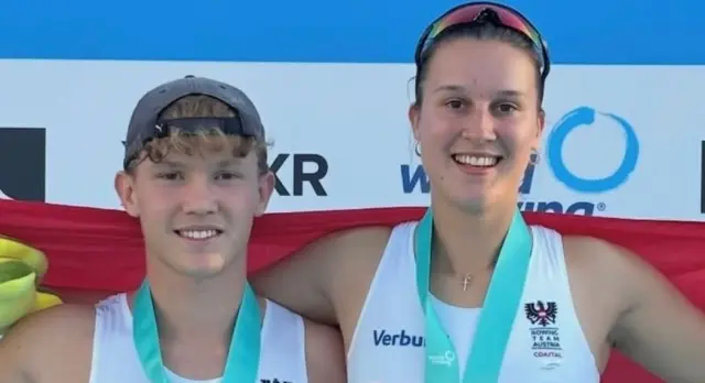 Goldenes Duo: Nikolas Roidmayer, Caroline Schwendinger. | Foto: ÖRV/meinruderbild