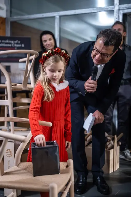 Glücksengerl Leonie bei der Arbeit
