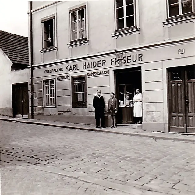 Die szenische Lesung "Der Barbier des Herzogs" mit Christoph Lettner und Christian Hochgatterer begeisterte. | Foto: Karl Haider