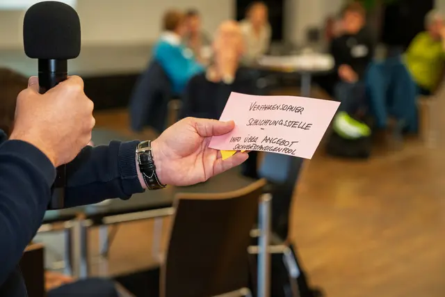 Kürzlich fanden in der TriBühne Lehen die ersten Beteiligungs-Workshops mit insgesamt 70 Expertinnen und Experten aus Zivilgesellschaft und Verwaltung statt. | Foto: Stadt Salzburg