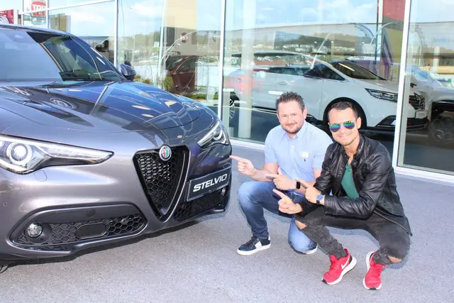 Bezirksmeister Markus Scheer, hier mit Daniel Düsenflitz, berichtete über das vergangene Jahr. | Foto: Lederer