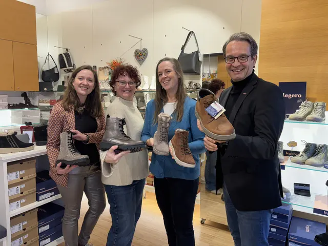 Ein Hoch auf den lokalen Schuhfachhandel – mit den schönsten Tretern für die Herbst/Winter-Saison | Foto: Lauren Fahrenberger / MeinBezirk