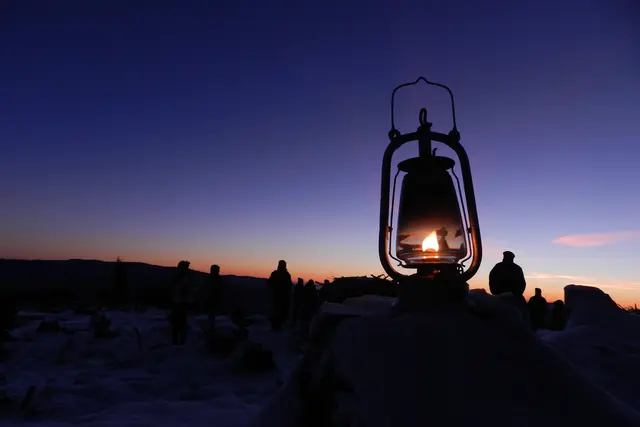 Auf der Nordhalbkugel beginnt damit der astronomische Winter mit dem 21. Dezember.