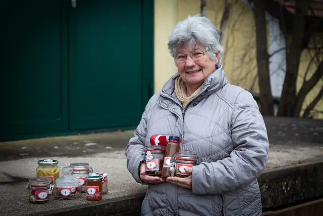 Gerda Zipfelmayer, Kräuterhexe, Autorin und leidenschaftliche Oma. | Foto: Regina Courtier