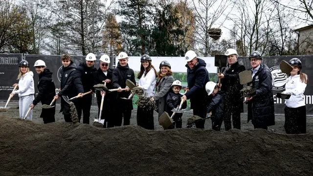 Am Donnerstag erfolgte der symbolische Spatenstich für das neue Trainingsgelände des SK Sturm.  | Foto: GEPA