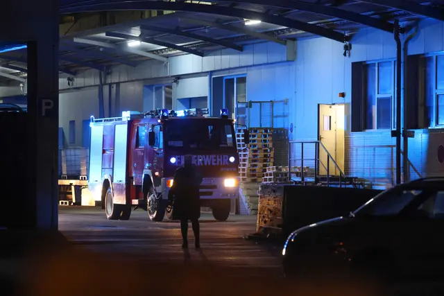 In einem Unternehmen im Welser Stadtteil Lichtenegg hatte ein Brandmelder Alarm geschlagen – in einer Anlage konnte ein Feuer lokalisiert werden. | Foto: laumat.at