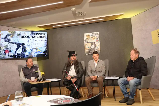 Die Vorfreude ist groß: Martin Pregenzer, Thomas Wachter, Simon Schwendinger und Hermann Kirschner präsentierten das Blochziehen. | Foto: Thomas Seelos