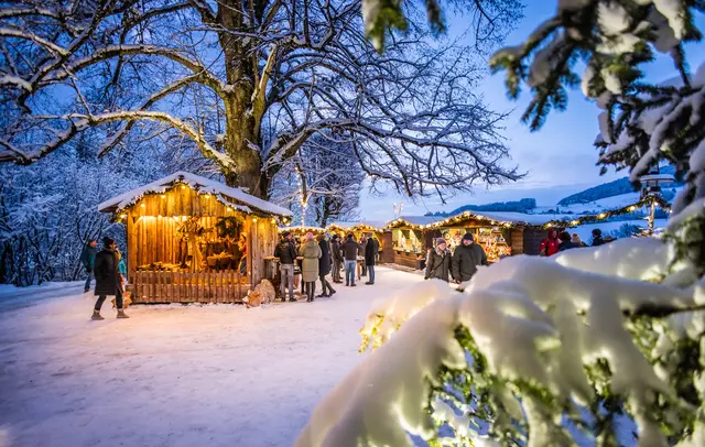 In Kärnten laden zahlreiche Adventmärkte dazu ein, festliche Atmosphäre zu erleben | Foto: Mirja Geh