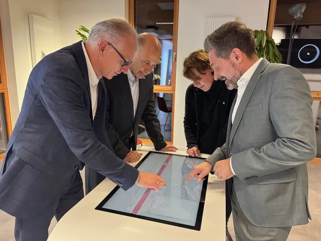 Im Infocenter wird der Trassenverlauf multimedial präsentiert. | Foto: APG