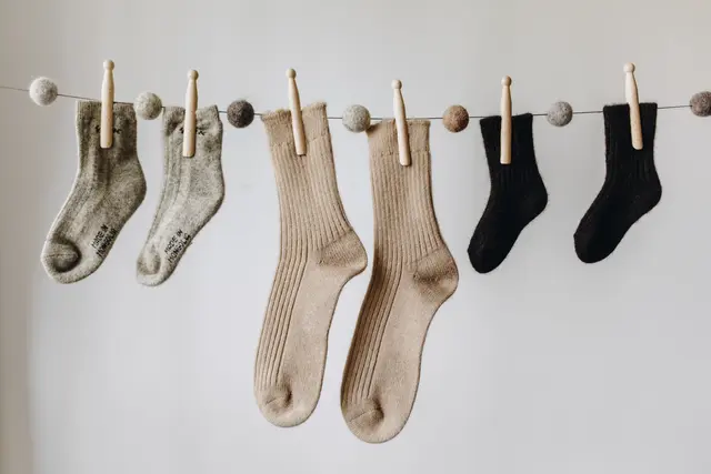 Socken aus mongolischer Yak- und Kamelwolle für die kalte Jahreszeit findet man bei Noos Concept.  | Foto: Noos Concept