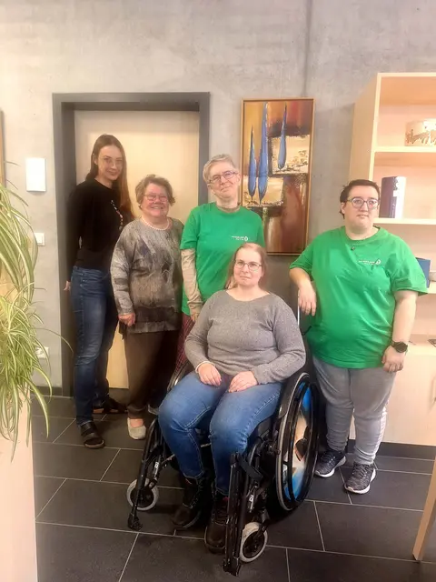 Das Lebenshilfe "verweil.zeit" in Wels stellt ab jetzt Bilder von Künstlerinnen und Künstlern mit und ohne Behinderung aus. | Foto: Lebenshilfe OÖ