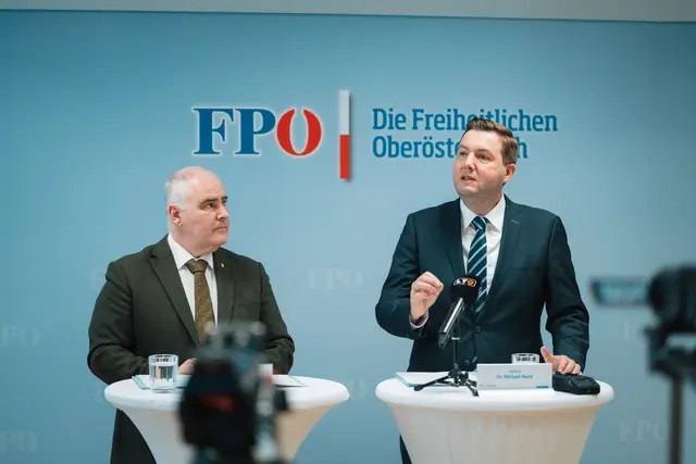 FPÖ-Klubobmann Thomas Dim und der Linzer FPÖ-Stadtrat Michael Raml fordern stärkere Kontrollen bei den rund 2.000 Sozialhilfebezieherinnen und -beziehern in Linz. | Foto: FPÖ OÖ/Johannes Reyer