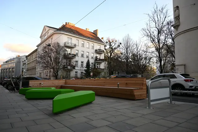 Einen neuen Schulvorplatz und acht neue Bäume gibt es in der Michaelerstraße. | Foto: BV 18