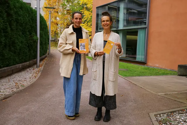 Musikerin Maria Ma (re) setzt sich gemeinsam mit Bruder und Schwester in Not- Geschäftsführerin Marika Eisner für Kinder in Tansania ein.  | Foto: BSIN/ R.Mabala