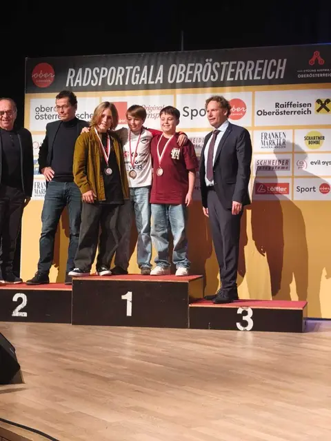 Der 11-jährige Raphael Maier (rotes Shirt) aus Hargelsberg erreichte in der Kategorie U13 den dritten Platz. | Foto: Hofstetter